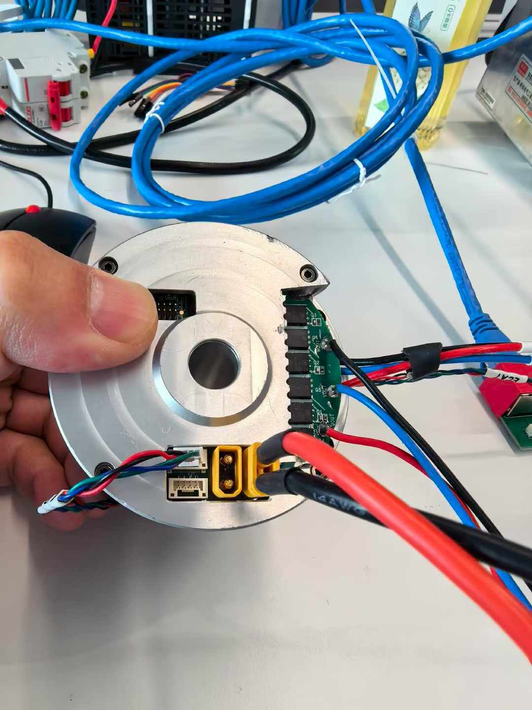 Robot joint module test platform